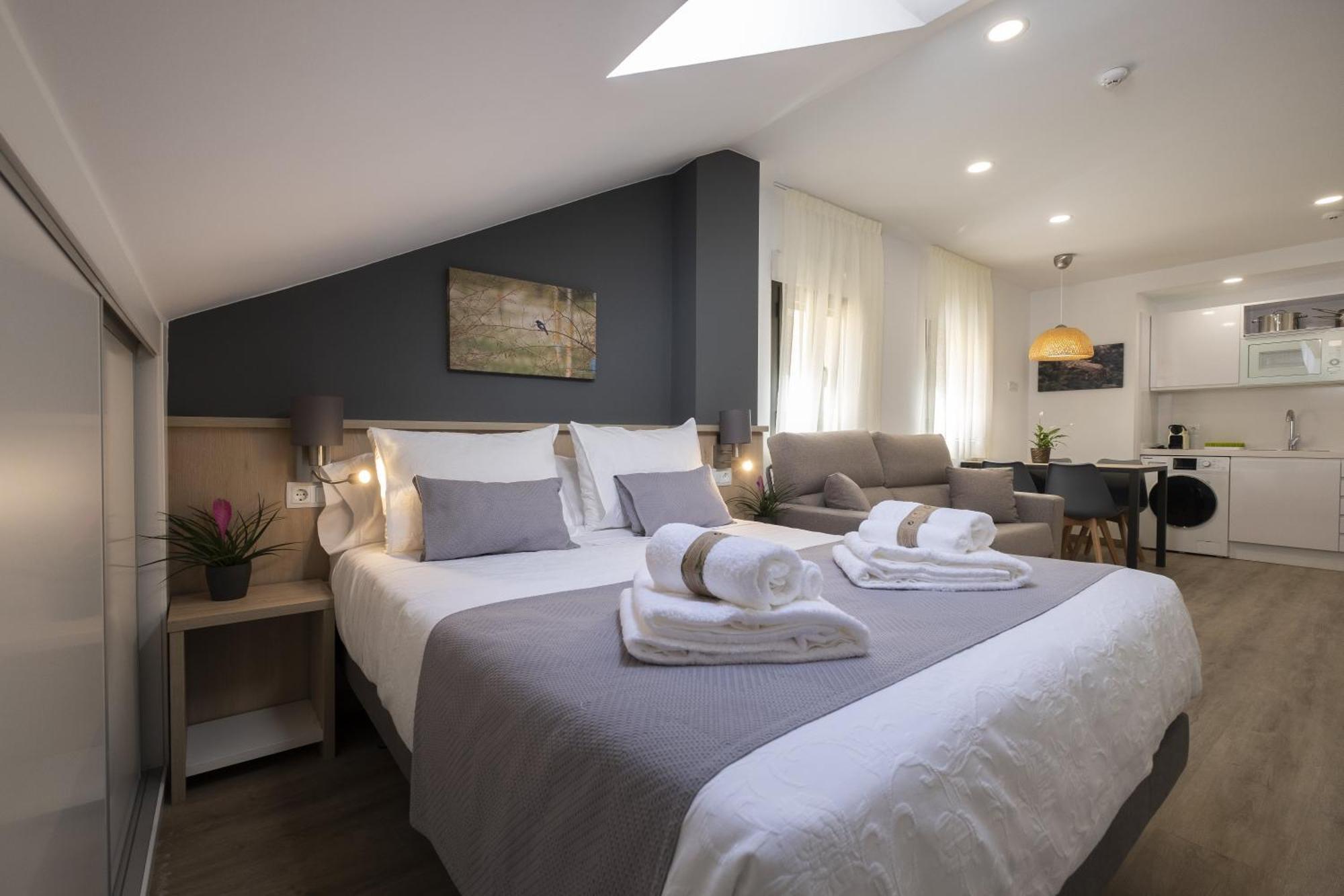 Luxor Torre Del Clavero Apartments ซาลามังกา ภายนอก รูปภาพ
